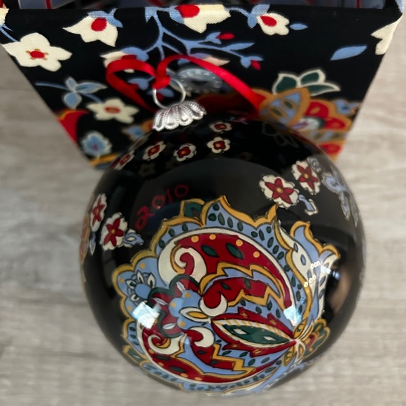 Vera Bradley 2010 Versailles Ornament with Keepsake Box - Picture 4 of 4